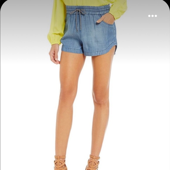 Gianni Bini Soft Denim Shorts - Picture 1 of 1
